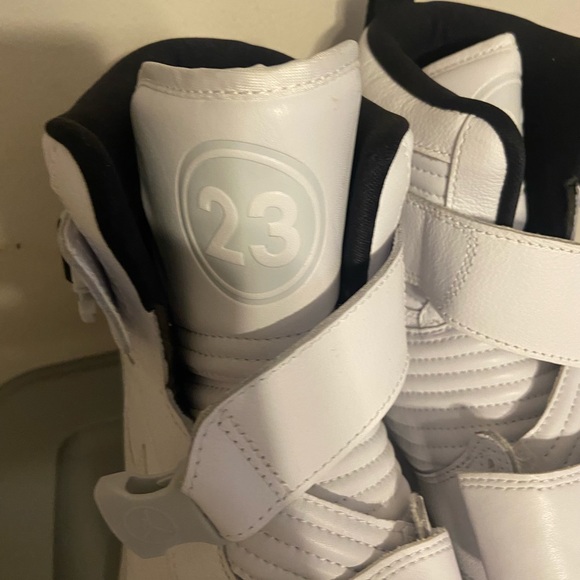 Air Jordan 1 Moto 'Pure Platinum' AT3146-100 - Picture 3 of 8